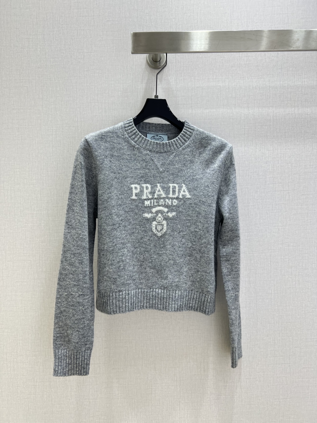 Pra Classic Logo Knit Sweater: Timeless Style for Everyday Wear 10 cmp a1760886295194 6574