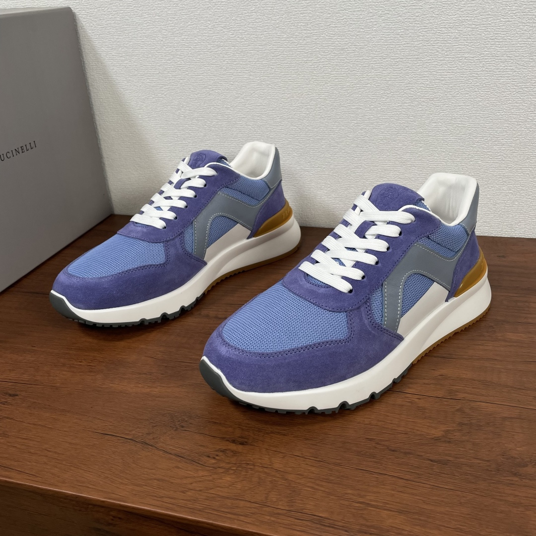 NO:275791,Brunello Cucinelli (BC) men's spliced ​​sneakers shipped. This sneaker uses suede cowhide leather spliced ​​fabric mesh upper, side and heel calf leather decoration, multi-color splicing style design to create a unique color effect and enhance the contrast of the shoes. The style is fashionable and stylish, matched with a classic two-color rubber thick sole, the tongue and heel are decorated with brand badges, and the soft sheepskin inner lining further enhances the feel of the feet. The iconic integrated punching movable foot bed is decorated with a logo, comfortable and breathable, and a men's shoe that is full of fashion!  With original box packaging dust bag!  Size 39-40-41-42-43-44 Standard leather shoe size (38/45 can be customized but does not support return and exchange) Article number BC color-blocking sneakers Blue, brunello cucinelli,sneakers,cowhide,sheepskin19860909Brunello Cucinelli(BC)男士拼接运动鞋出货 这款运动鞋采用绒面牛皮革拼接织物网眼鞋面,侧面及后跟小牛皮革装饰,多色拼接风格设计,营造出别致色彩效果,增强了鞋子的对比感.款式时尚有型,搭配经典双色橡胶厚底,鞋舌及后跟饰以品牌徽章,柔软羊皮内里进一步提升脚感,标志性一体冲孔活动脚床饰有logo,舒适透气,时尚度拉满的一款男鞋！配原盒包装防尘袋！ 尺码39-40-41-42-43-44 标准皮鞋码（38/45可定做但不支持退换） 货号BC拼色运动鞋 蓝色,,brunello cucinelli,sneakers,cowhide,sheepskin,Men's shoes