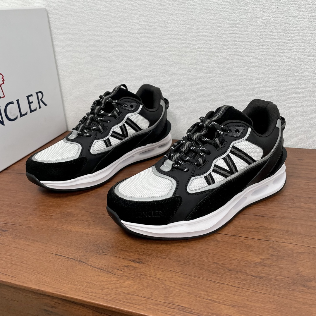 NO:277570,Code o Moncler/Shield New Men's Sports Shoes This sneaker is made of fabric mesh upper spliced ​​suede cowhide leather and smooth calf leather, with geometric contrasting color splicing design, with eye-catching and M-shaped webbing details on the sides, the heel cowhide leather is wrapped with classic three-color webbing details and webbing horizontal pull tabs, the toe is decorated with embossed logo logo on the outside, the webbing eye is matched with two-color round cotton laces, paired with black and white hollow rubber shock-absorbing outsole, and the heel is decorated with MQ exclusive badge. The fabric inner lining and foot pads are fashionable, comfortable and breathable!  Fitted with a full set of dustproof bags in original packaging!  Size 39-40-41-42-43-44 Standard leather shoes size Article number MQ mesh color-blocking sneakers Black and white, christian louboutin, Moncler, sneakers, cowhide19860909编码o Moncler/蒙口 新款男士运动鞋 这款运动鞋采用织物网眼鞋面拼接绒面牛皮革和光滑小牛皮制成,几何图形撞色拼接设计,侧面饰有醒目标识和M字形织带细节,后跟牛皮革包裹饰有经典三色织带细节和织带横拉袢,鞋头外侧饰有压纹logo标识,织带鞋眼搭配双色圆形棉鞋带,搭配黑白镂空橡胶减震大底,后跟饰以MQ专属徽章.织物内里及垫脚,上脚时尚舒适透气！配全套原包装防尘袋！ 尺码39-40-41-42-43-44 标准皮鞋尺码 货号MQ网面拼色运动鞋 黑白,,christian louboutin,Moncler,sneakers,cowhide,Men's shoes