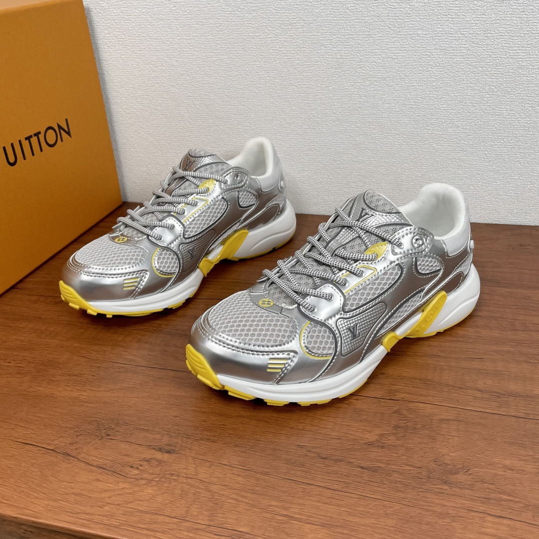 NO:278626,Coded LV OLYMPIA sneakers This LV Olympia sneakers use mesh fabric, synthetic leather and Monogram canvas to create a trendy sports configuration, pointing out the inspiration of running shoes. Classic elements such as metal studs, LV letters and Monogram flowers reveal the brand charm. The light EVA outsole makes for a comfortable and comfortable wearing experience. There is no need to say much about the comfort of the shoes of donkeys. It is equipped with a full set of original packaging!  Women's Size 35-36-37-38-39 (40/41 can be customized but does not support return and exchange) Men's Size 39-40-41-42-43-44 (38/45 can be customized but does not support return and exchange) Standard leather shoe size Article number 1A5532 Silver yellow,,louis vuitton,louis vuitton,louis vuitton,sneakers19860909编码 LV OLYMPIA 运动鞋 本款 LV Olympia 运动鞋以网格面料、合成皮革与 Monogram 帆布裁出潮流运动构型,点明跑鞋的灵感启发.金属饰钉、LV 字母和 Monogram 花卉等经典元素流露品牌韵致.轻盈 EVA 外底成就舒弹穿着体验.驴家的鞋子舒适度自不必多说.配全套原包装！ 女码35-36-37-38-39（40/41可定做但不支持退换） 男码39-40-41-42-43-44（38/45可定做但不支持退换） 标准皮鞋码 货号1A5532 银黄,,louis vuitton,louis vuitton,louis vuitton,sneakers,Men's shoes