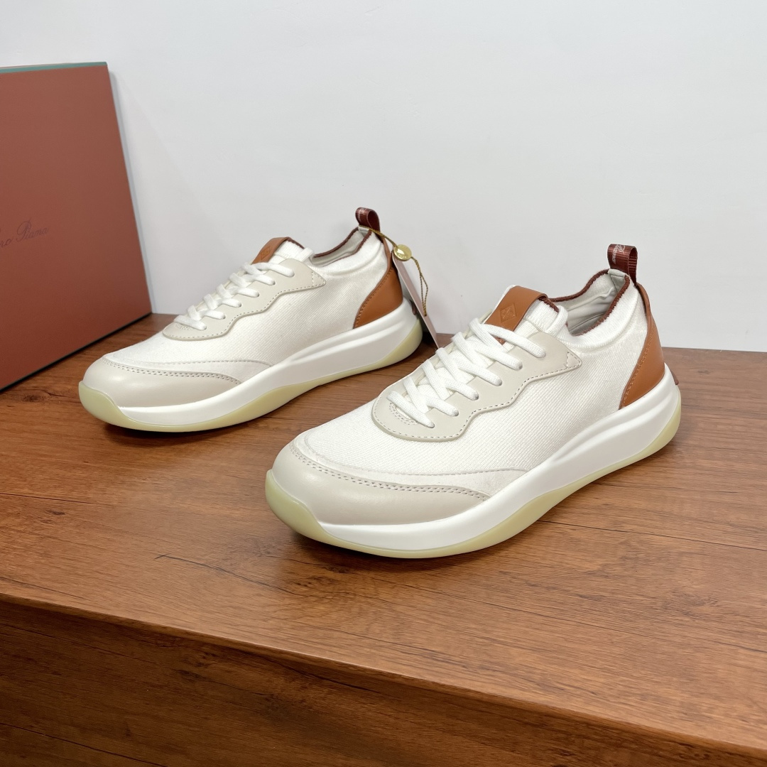 NO:353257,Code YS003443 LoroPiana/NuoyouPiana New LP Casual Sneakers Men's Shoes This sneaker redefines the iconic 410 LP from a modern perspective, adopts a new shape and a wider silhouette design to create an extraordinary and comfortable wearing experience. The ultra-light sole creates a charming modern beauty, Wish wool beaded knitted upper, paired with exquisite lining, soft suede toe, and soft cowhide leather accented by the heel!  Simple and fashionable style, comfortable and breathable on the feet!  With a special counter original box packaging dustproof bag gift bag!  Number of codes 39-40-41-42-43-44 Standard leather shoe size (45/46 can be customized but does not support return and exchange) Article number 1495 White,,loro piana,loro piana,sneakers,cowhide19860909编码YS003443 LoroPiana/诺悠翩雅 新款 LP休闲运动鞋男鞋 这款运动鞋以现代视角重新定义标志性410 LP,采用全新外形和更宽大的廓形设计,营造超凡舒适的穿着体验.超轻鞋底营造迷人的现代美感,Wish羊毛珠地针织鞋面,搭配考究衬里,鞋头设有柔软绒面革,鞋跟点缀柔软牛皮革！款式简约时尚,上脚舒适透气！配专柜原盒包装防尘袋礼品袋！ 码数39-40-41-42-43-44 标准皮鞋码（45/46可定做但不支持退换） 货号1495 白色,,loro piana,loro piana,sneakers,cowhide,Men's shoes