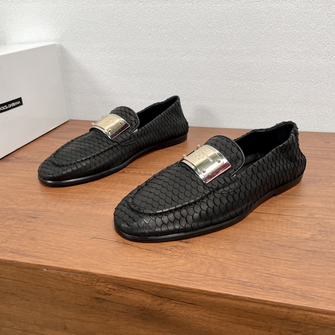 Dolce & Gabbana Mocasines de Piel con Diseño Escamado y Detalle Metálico