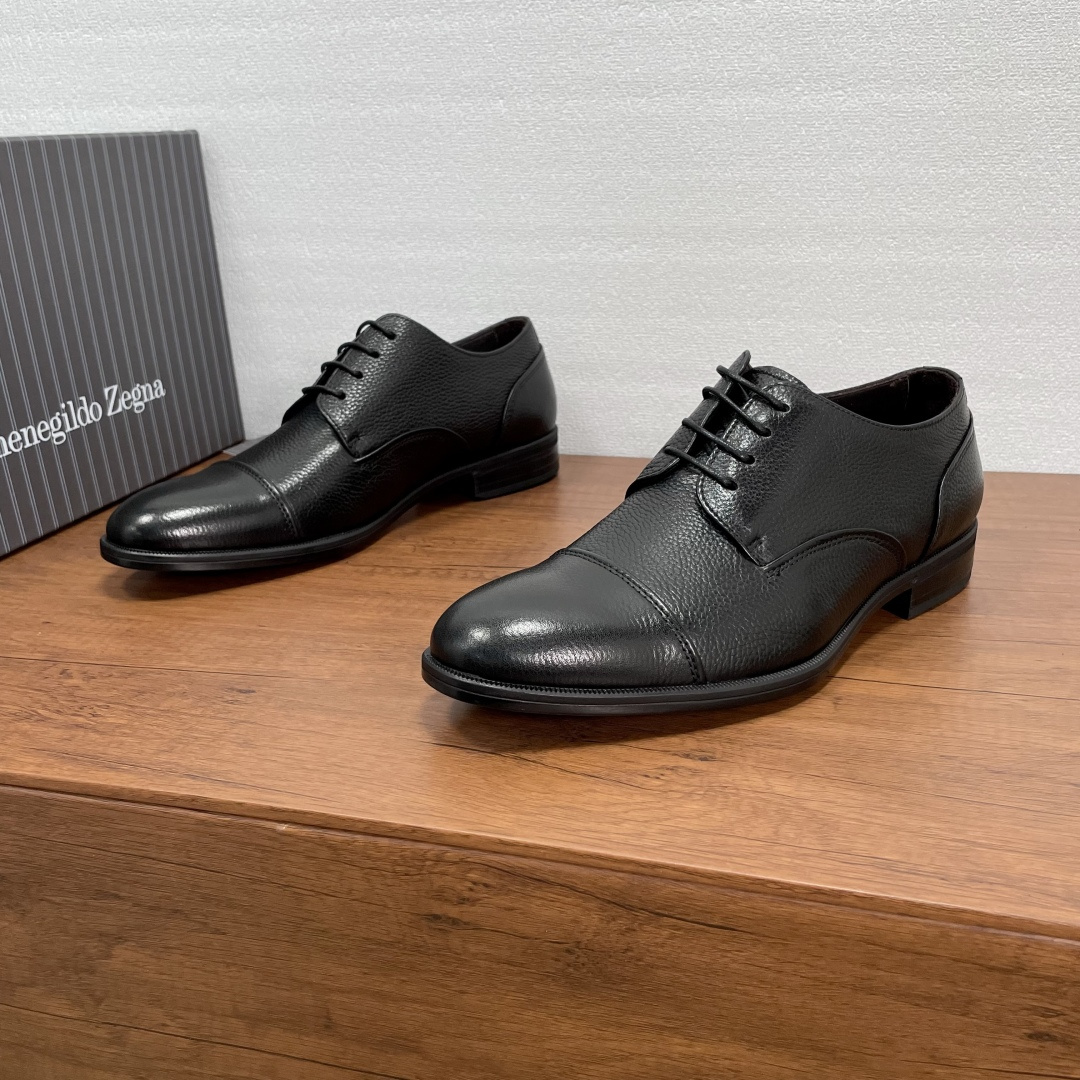NO:665064,Zegna/Jegna men's new business formal leather shoes, top quality products made in Guangzhou!  Selected imported calfskin embryos, natural grain effect, standard two-joint design, Derby shoe shape, handmade Mark stitching, fine workmanship, simple and neat lines, full of modern style. It is equipped with a leather rubber composite outsole, full calfskin lining for feet, comfortable and stylish on the feet, and comes with a full set of original packaging dust bags!  Size 39-40-41-42-43-44 Standard leather shoe size Item No. A2246X Black,,zegna,cowhide19860909Zegna/杰尼亚 男士新款商务正装皮鞋 莞产顶级精品！甄选进口小牛皮胚,自然粒面效果,标准二接头设计,德比鞋型,手工马克缝线拼接,做工精细,线条简约利落,十足现代风范.搭配真皮橡胶复合大底,全小牛皮内里垫脚,上脚舒适有型,配全套原包装防尘袋！ 尺码39-40-41-42-43-44 标准皮鞋尺码 货号A2246X 黑色,,zegna,cowhide,Men's shoes
