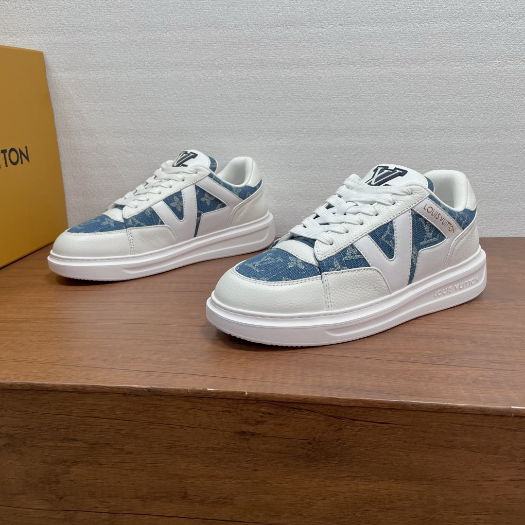 NO:829090,LV's new TIME OUT men's casual sneakers. These sneakers are made of grained cow leather and Monogram printed denim, with eye-catching 'LV' letter deconstruction decoration on the side, LV letter logo on the tongue, silk screen logo on the outside and heel, renewing Louis Vuitton's classic design, with Louis Vuitton logo flexible rubber outsole, fabric lining, and can be worn in all seasons. Very nice on the feet!  Comes with full original packaging!  Size 39-40-41-42-43-44 leather shoe size (38/45 can be customized and non-returnable),,louis vuitton,louis vuitton,sneakers,cowhide19860909LV 全新TIME OUT 男款休闲运动鞋 这款运动鞋采用粒面牛皮革和Monogram 印花牛仔布拼接,侧面醒目“LV”字母解构装饰,鞋舌饰有LV字母标识,外侧及后跟丝印logo徽标,焕新路易威登的经典设计,搭配路易威登标识柔韧橡胶大底,织物内里垫脚,四季可穿.上脚非常nice！配全套原包装！ 码数39-40-41-42-43-44 皮鞋码（38/45可定做不退换）,,louis vuitton,louis vuitton,sneakers,cowhide,Men's shoes