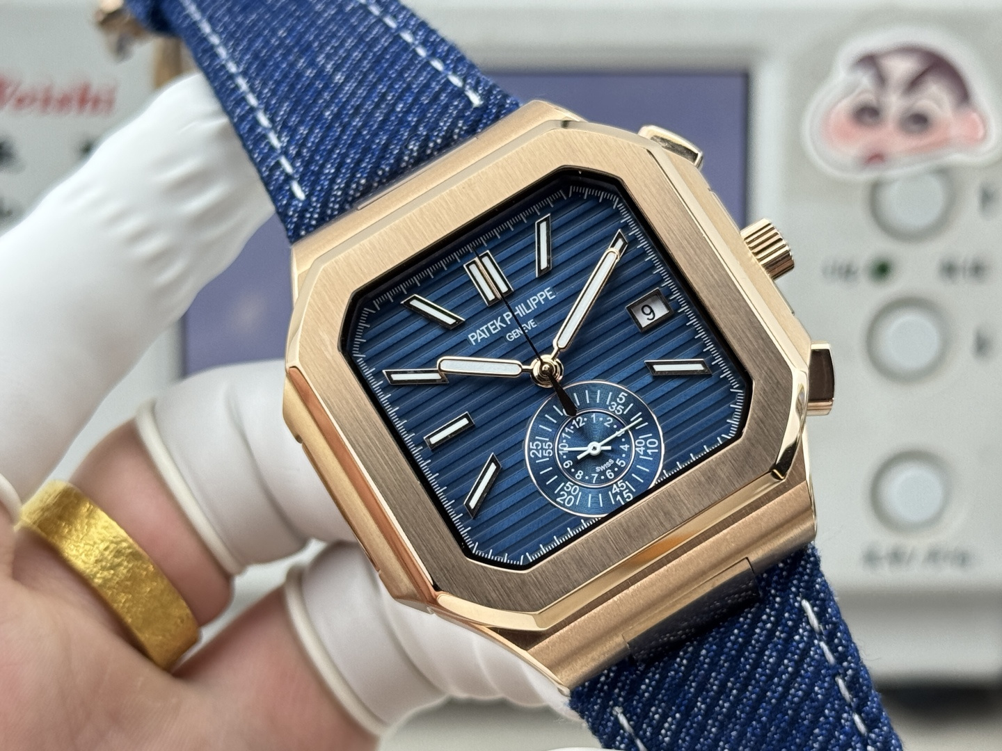 NO:946595,3K's exclusive Nautilus TV took 14 months to develop, with real functions and seconds!  3K Factory shockingly launches the V2 version of the Patek Philippe Nautilus/1A-014 multifunctional chronograph watch, with real small seconds and real functions!  [Case] The size of the watch is 44 mm. The pillow-shaped case, which is the same as the original, adopts a combination of two processes: front brushing and side polishing. It has a clear sense of layering and full texture. It shows exquisite craftsmanship. [Strap] It is made with the original strap one to one, and the middle part of each strap is  The central polished part can show the shape of a diamond, showing a high-end texture. [Movement] 3K factory uses a customized version of PP.CH28-movement, which perfectly restores the original, hours, minutes, seconds, date, and chronograph large seconds functions. 3K ingenious work, welcome all watch friends to appreciate it!  ,,patek philippe198609093K独家鹦鹉螺电视机,耗时14个月研发,真功能,真小秒！3K工厂震撼推出——百达翡丽鹦鹉螺/1A-014多功能计时腕表V2版本,真小秒、真功能！【表壳】腕表尺寸44毫米,同正品一致的枕型表壳采用正面拉丝,侧面抛光的两种工艺组合,层次感分明,质感十足.尽显精湛工艺.【表带】采用原装表带一比一量身打造,每节表带的中央抛光部位,都能呈现钻石的形状,尽显高级质感.【机芯】3K厂采用定制版PP.CH28-机芯,完美还原正品,时分秒,日期,和计时大秒功能.3K匠心之作,欢迎各位表友品鉴！,,patek philippe,Watch