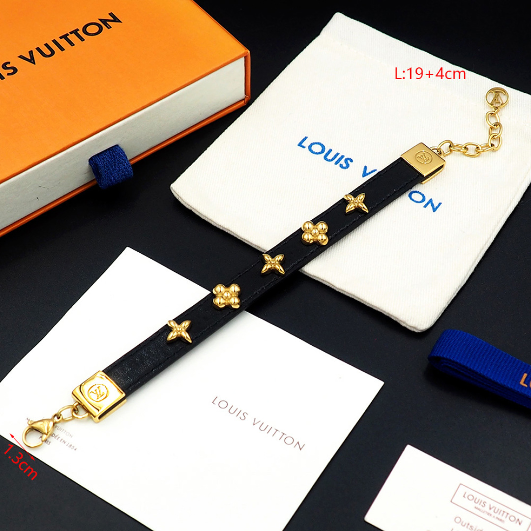 Luxurious Leather Bracelets with Monogram Flowers and LV Decorations - 图片 7