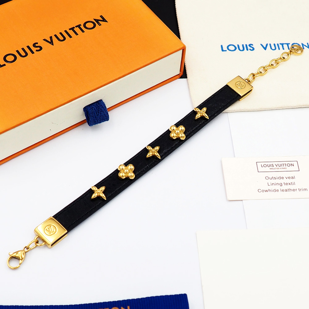 Luxurious Leather Bracelets with Monogram Flowers and LV Decorations - 图片 4