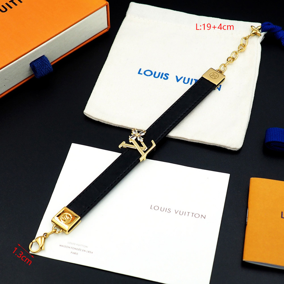 LV Monogram Crystal Donkey Bracelet: ¥220 Brand Remodel with Classic Elements - 图片 9