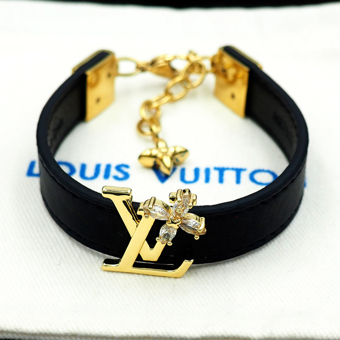 LV Monogram Crystal Donkey Bracelet: ¥220 Brand Remodel with Classic Elements - 图片 6