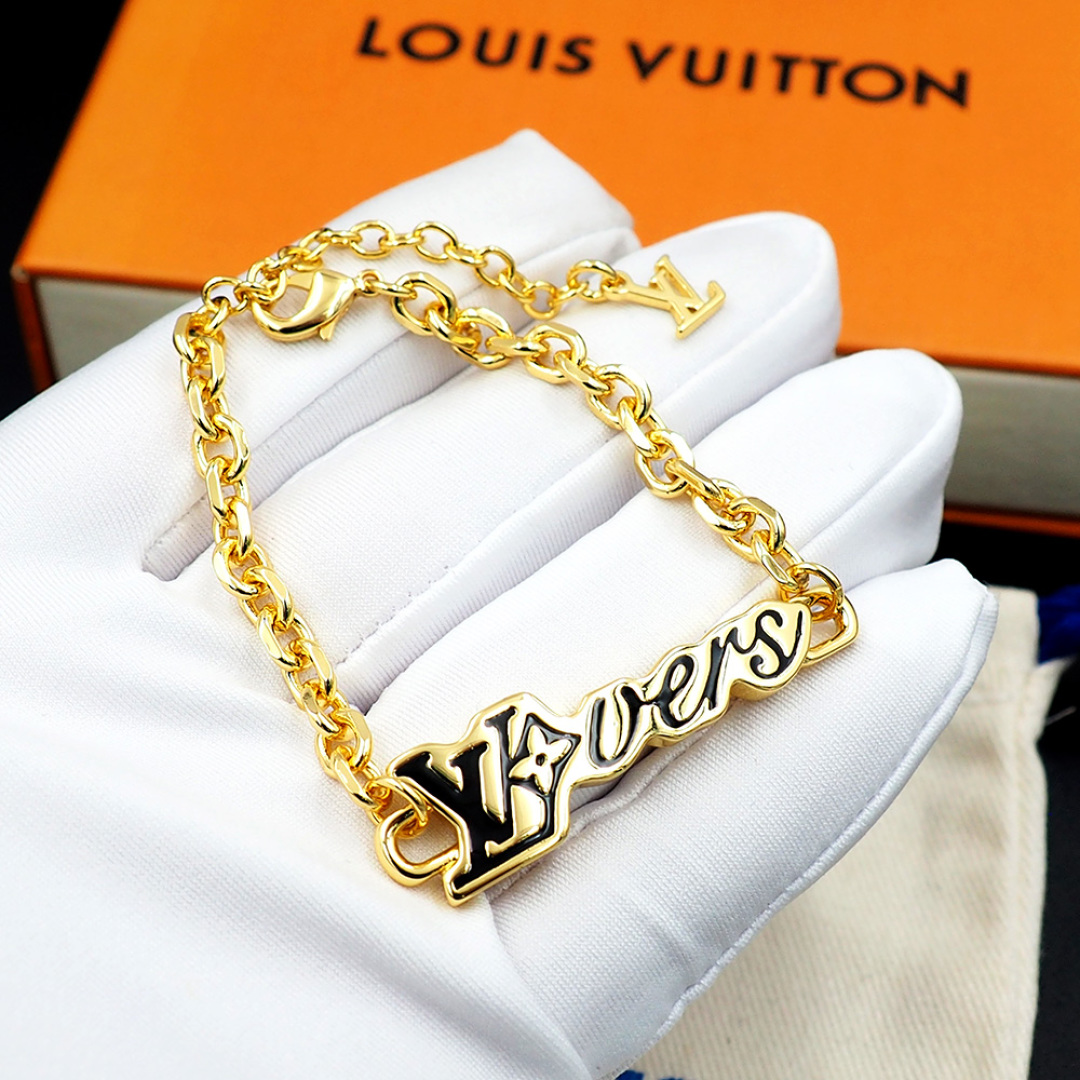 LV Vers Donkey Bracelets: Simple Toucher Style with Light Metal Integration - 图片 8