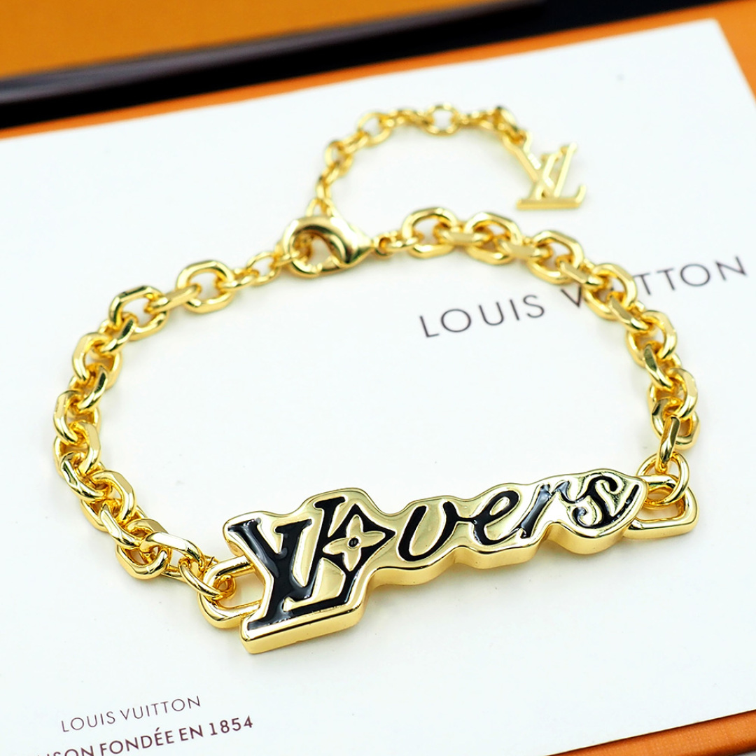 LV Vers Donkey Bracelets: Simple Toucher Style with Light Metal Integration - 图片 9