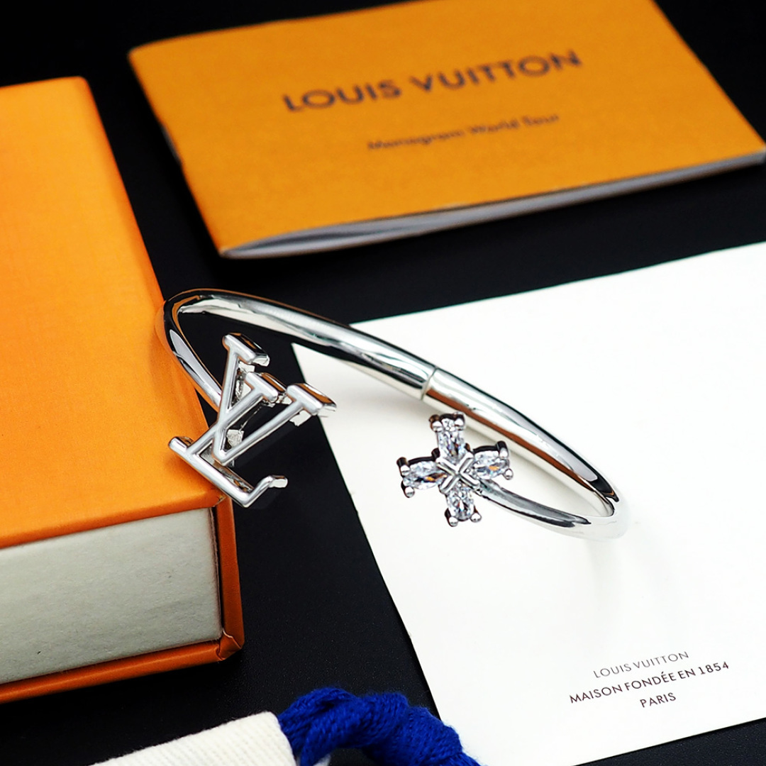 LV Donkey Flower Bracelets: Asymmetrical Shapes Echo LV Mother and Monogram - 图片 9