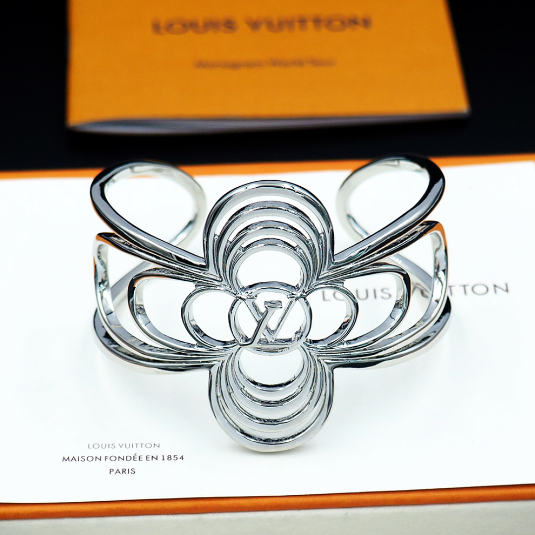 LV Breeze Bracelet: Seamen’s Knots Inspired Metal Wire Design for Day and Night - 图片 8