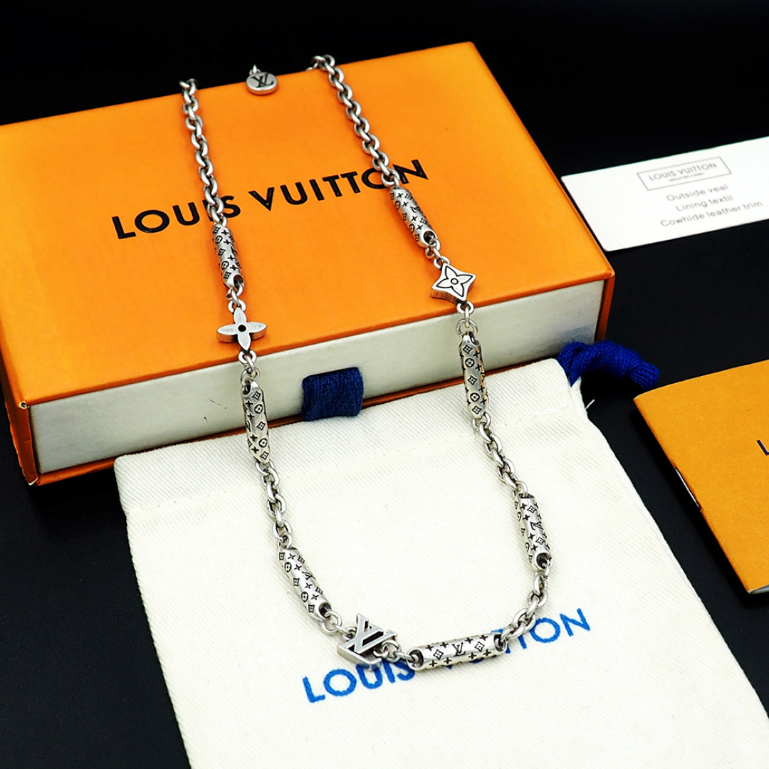 Louis Vuitton 驴家LVBambou 项链以品牌标识和 Monogram铭