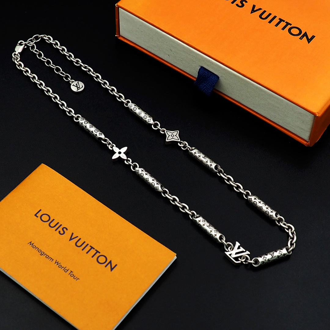 Louis Vuitton 驴家LVBambou 项链以品牌标识和 Monogram铭