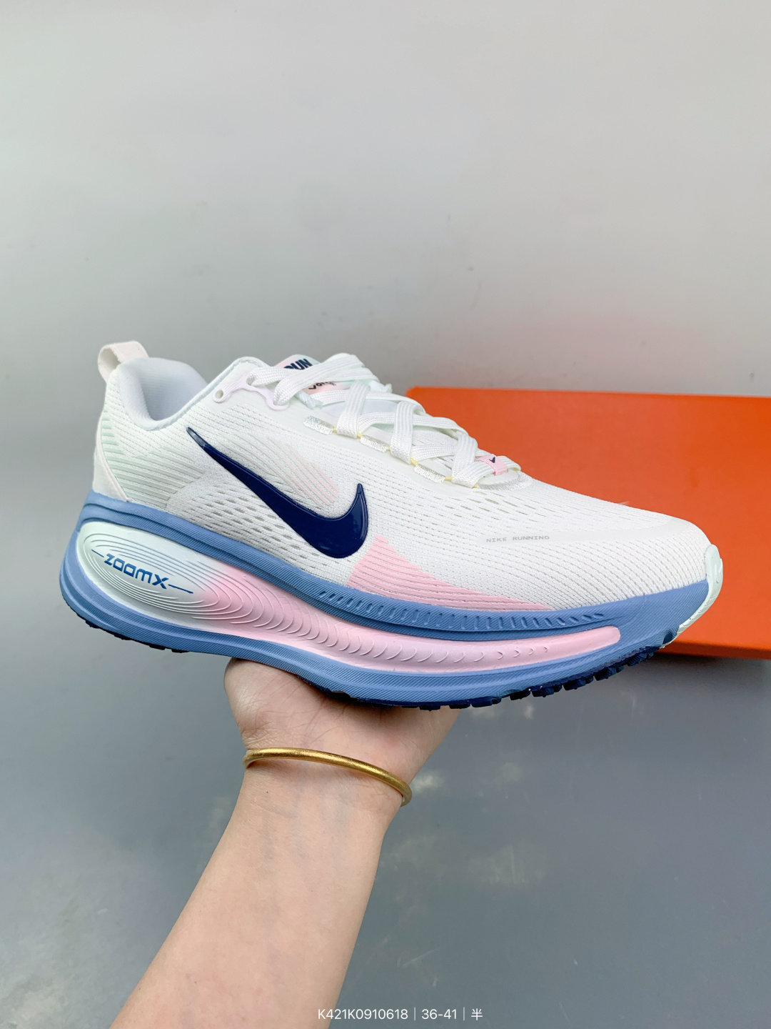 NK Zoom Vomero 18