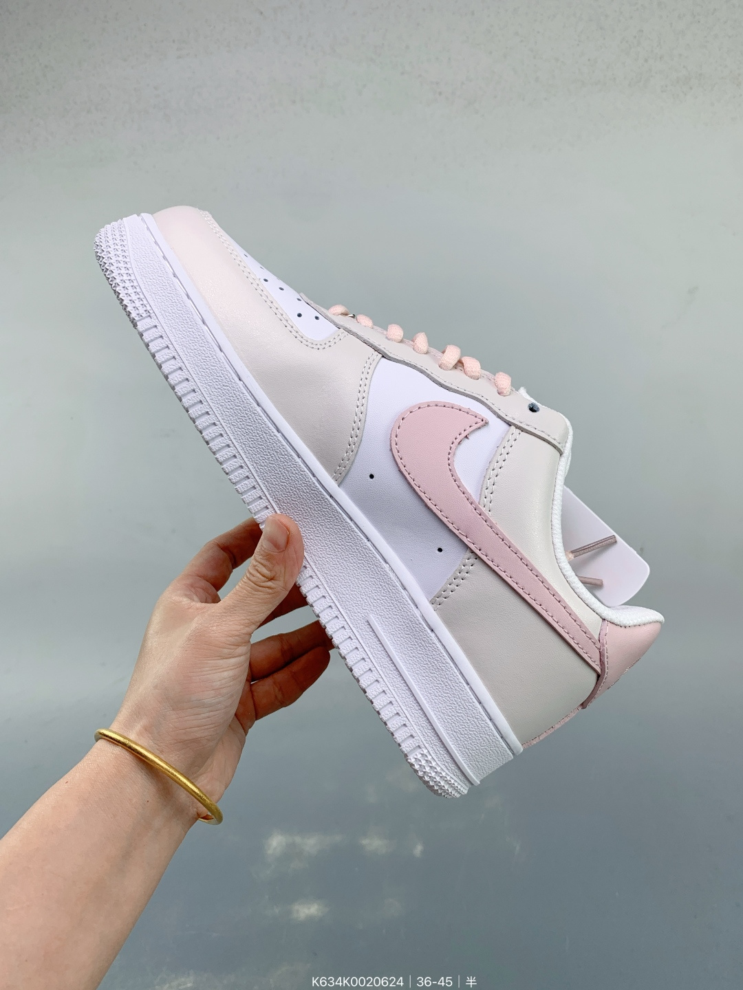 Air Force 1 R Swoosh, photo 2