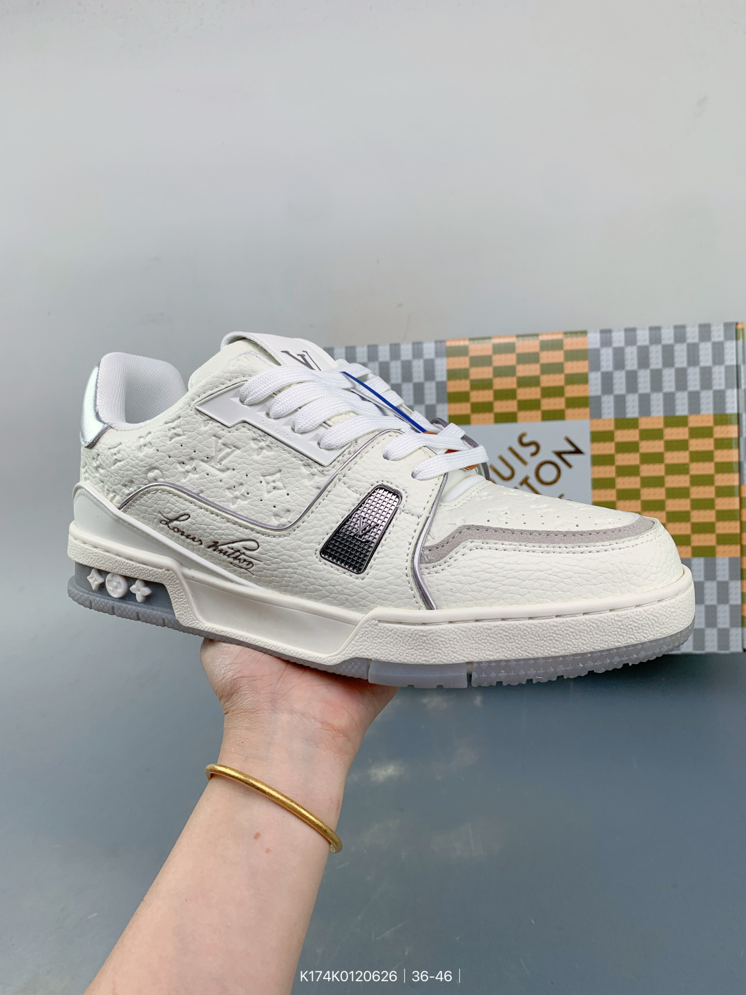 LV Louis Vuitton Trainer Sneaker Low – K174K0120626