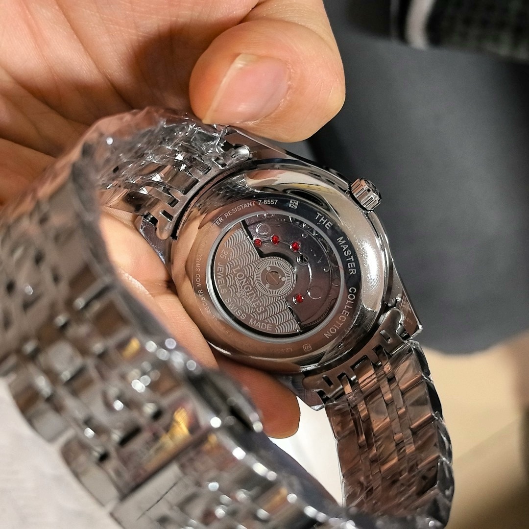 售价:104💰手表之家版🔎广州西站款(原机芯定制,官网可查询品牌)浪琴 时尚高端大气商务男表， 实心钢壳钢带，机械表，表经41 男士必备