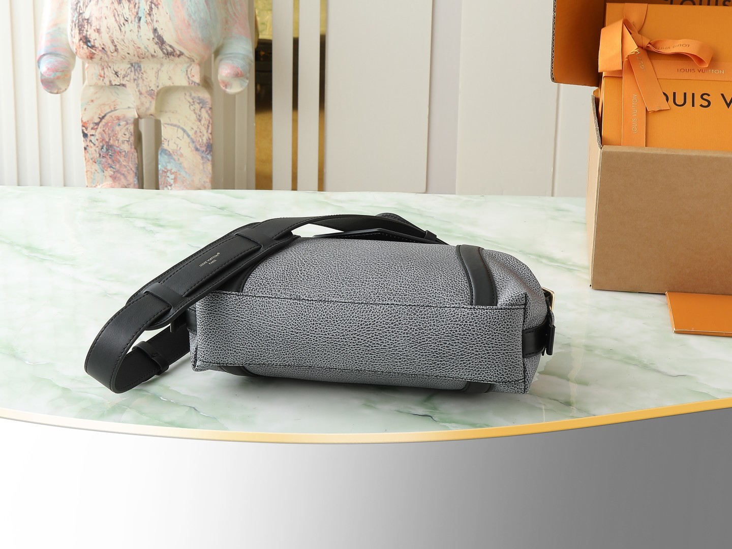 【顶级原单 独家实拍】M14702灰蓝 全皮机车包 LV Biker 小号手袋 M14514黑色 M14