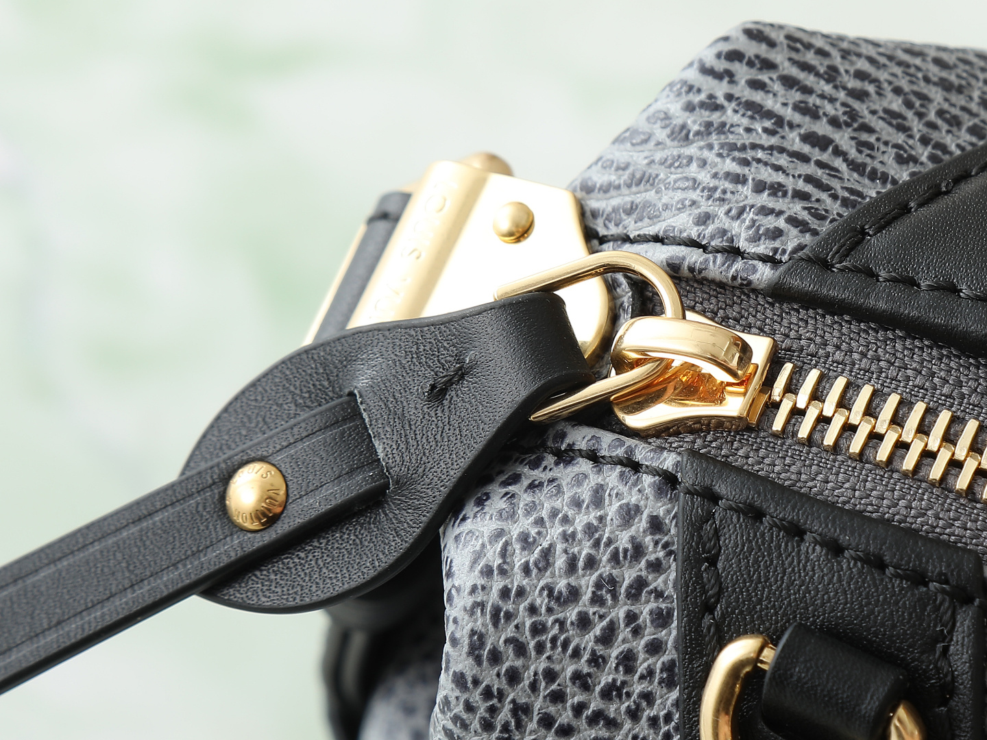 【顶级原单 独家实拍】M14702灰蓝 全皮机车包 LV Biker 小号手袋 M14514黑色 M14