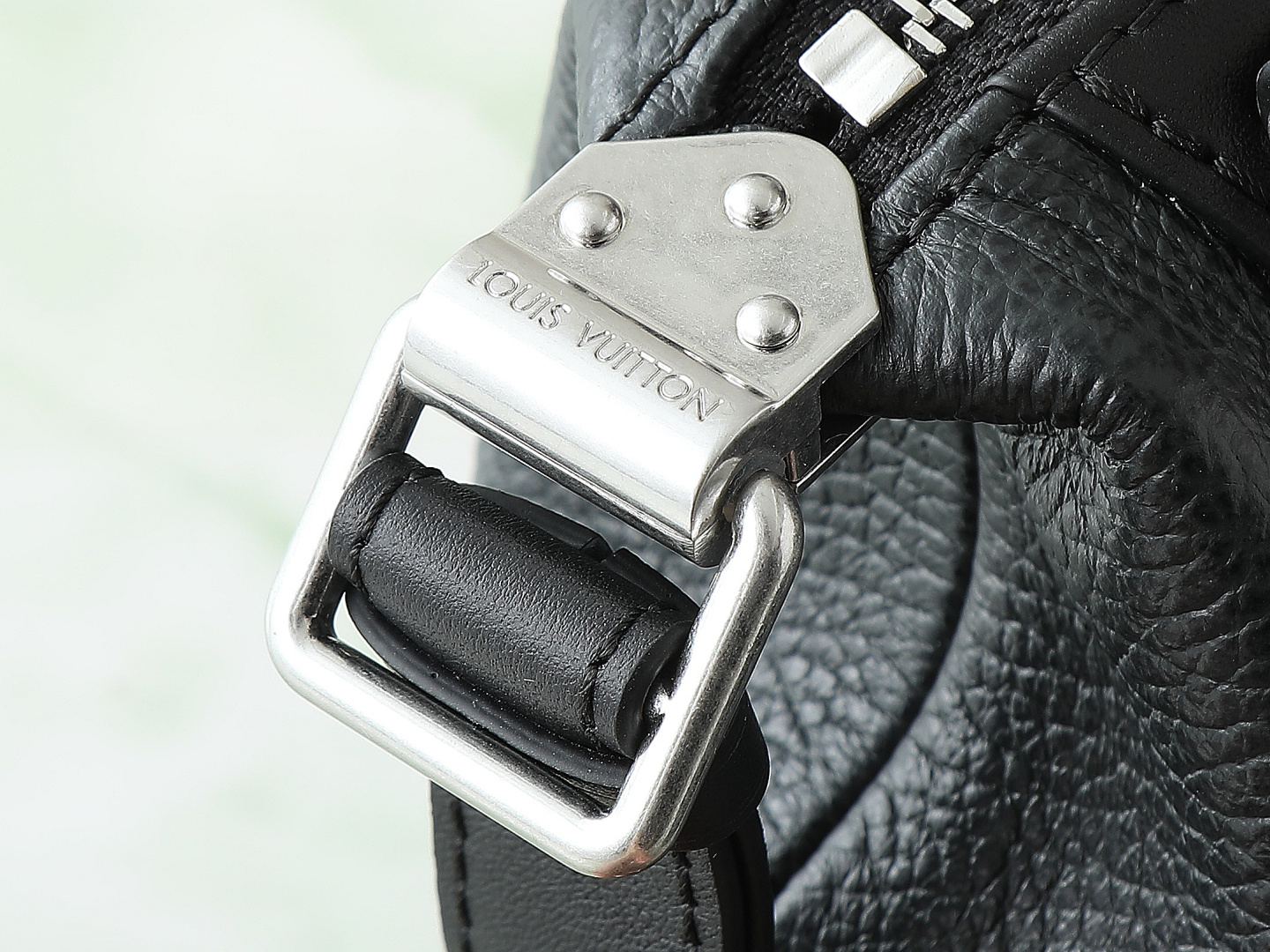 【顶级原单 独家实拍】M14623黑色 全皮机车包 M14702 M14700 NANO LV BIKE