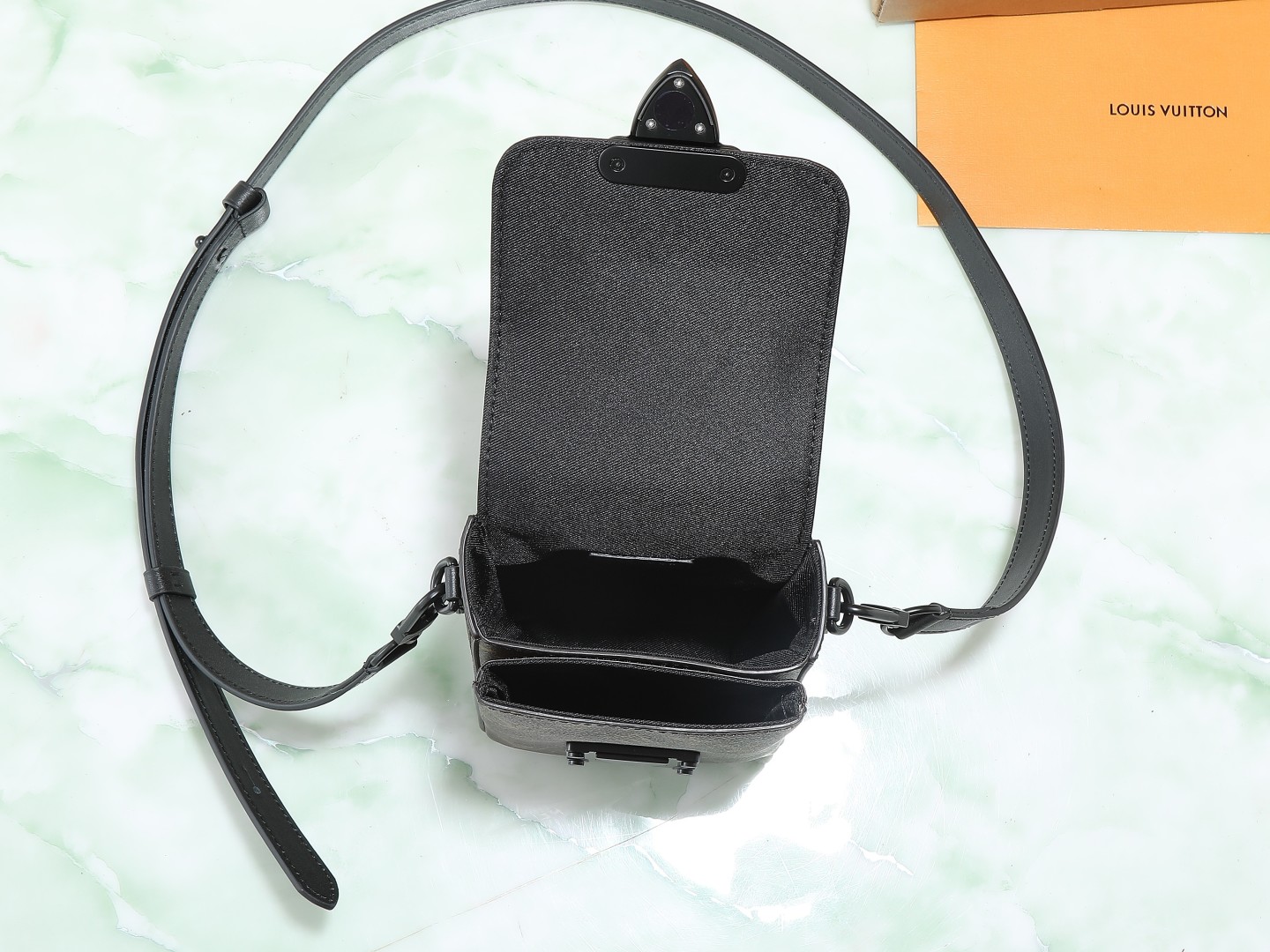 【顶级原单 独家实拍】M81522老花 M82522黑花手机包系列 S-Lock Vertical We