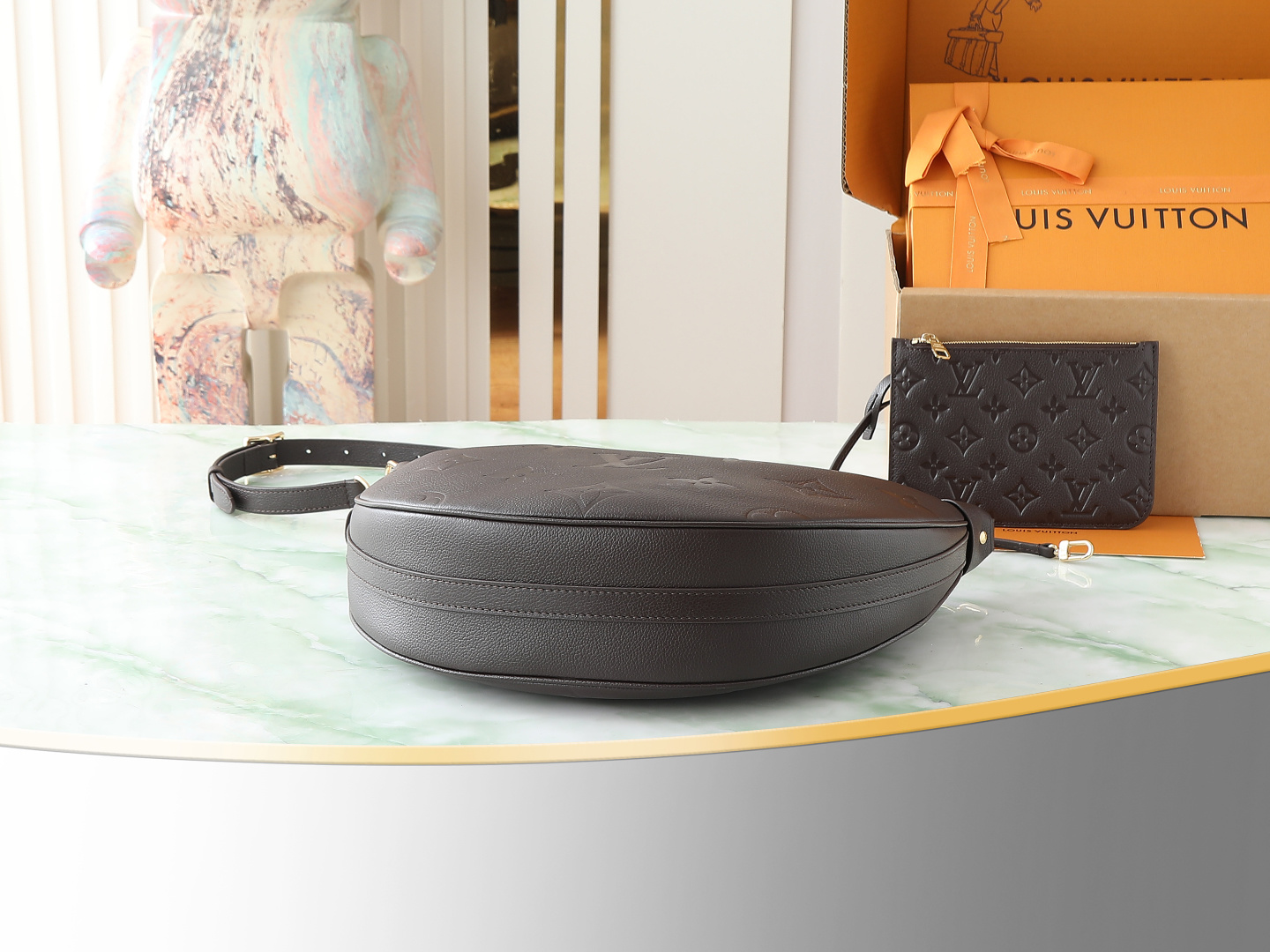 【顶级原单 独家实拍】M14042巧克力色m46725 标志性的Loop Hobo包在这个季节以丰富而多