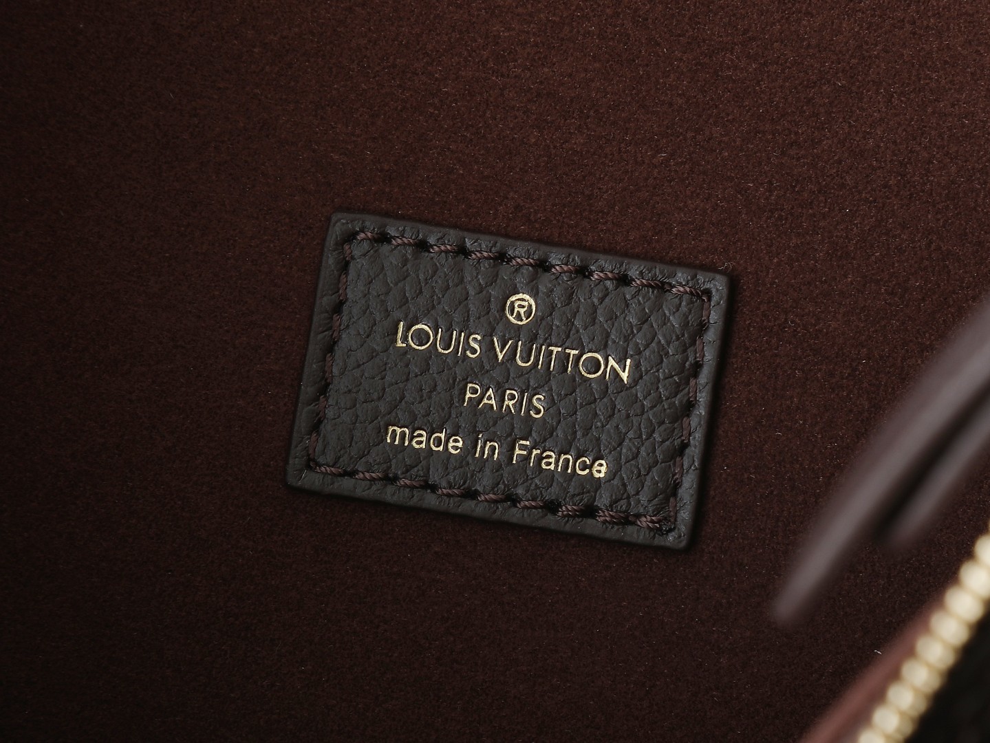 【顶级原单 独家实拍】M14042巧克力色m46725 标志性的Loop Hobo包在这个季节以丰富而多