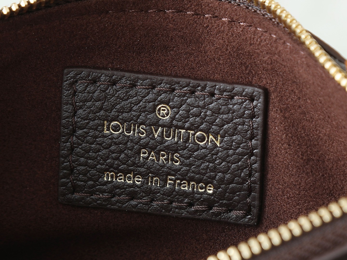 【顶级原单 独家实拍】M14042巧克力色m46725 标志性的Loop Hobo包在这个季节以丰富而多