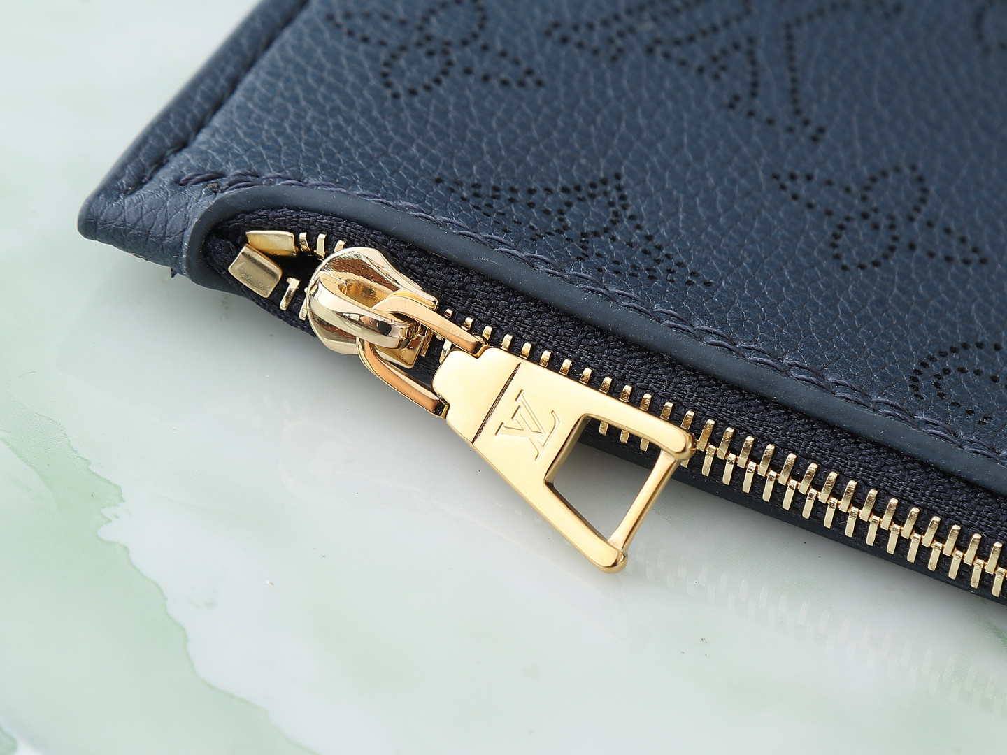 【顶级原单 独家实拍】M14317深蓝/镂空 全皮水桶包 Blossom Ys 小号手袋 本款 Blos