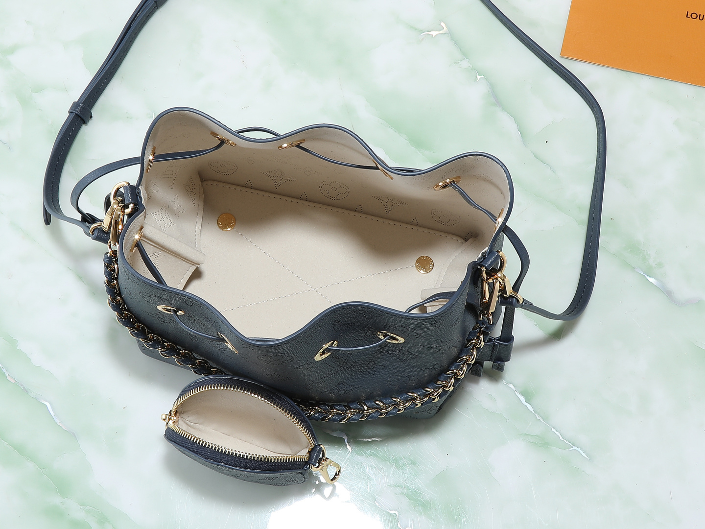 【顶级原单 独家实拍】M14315深蓝/镂空 全皮水桶包 BELLA 手袋 本款 Bella 手袋为 M