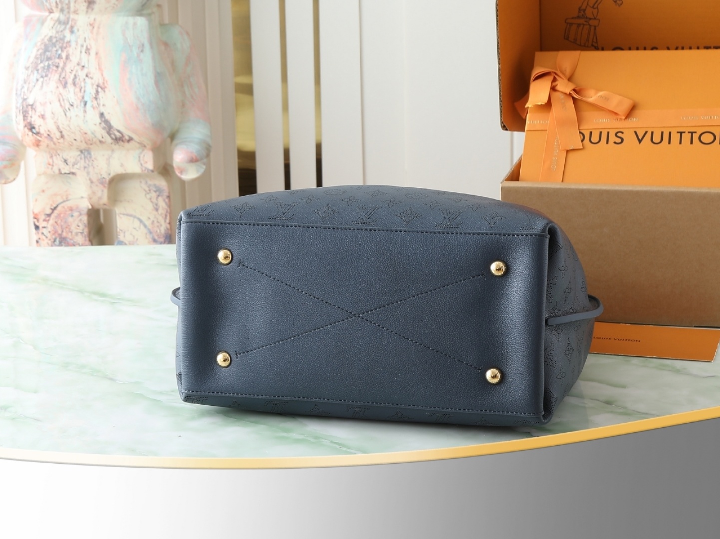 【顶级原单 独家实拍】M14310深蓝 m53188这款Carmel包由Mahina穿孔小牛皮制成,其低