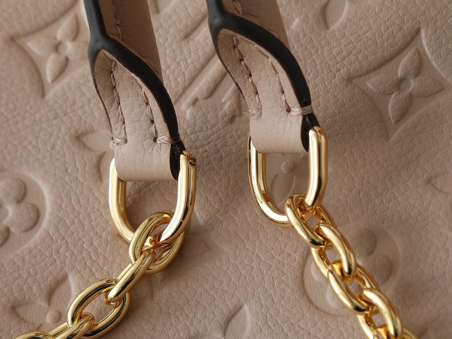 【顶级原单 独家实拍】M14659 沙色 本款 Anytime 小号手袋回溯诞生于 1988 年的 Pr