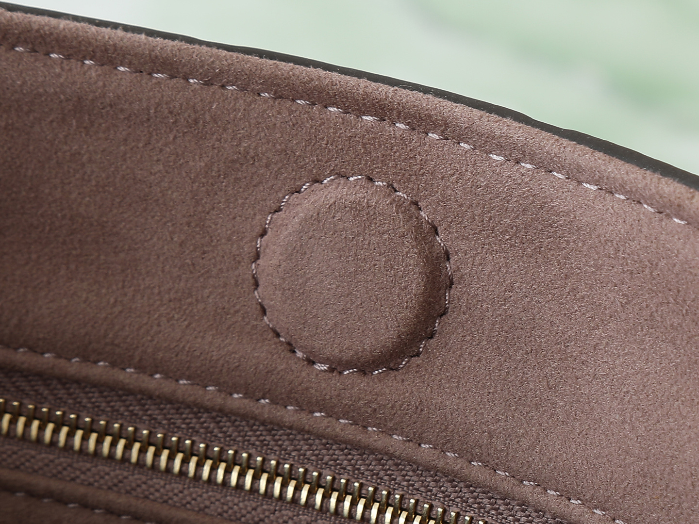 【顶级原单 独家实拍】M14659 沙色 本款 Anytime 小号手袋回溯诞生于 1988 年的 Pr