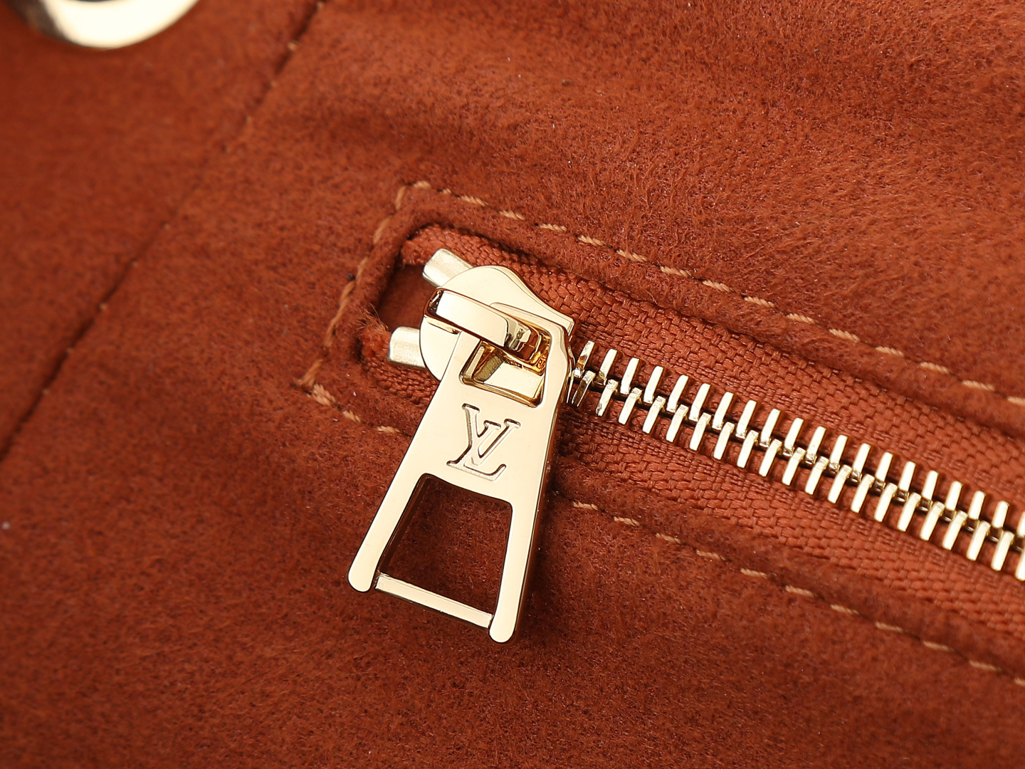 【顶级原单 独家实拍】M14414黑色 本款 Anytime 小号手袋回溯诞生于 1988 年的 Pro