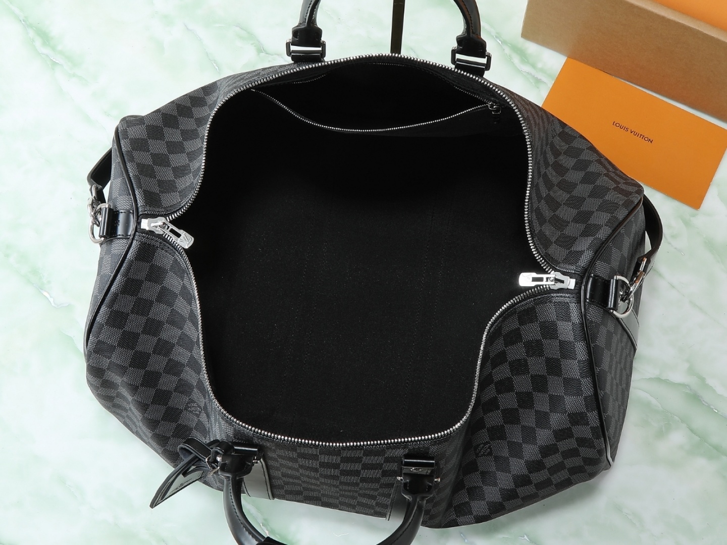 【顶级原单 独家实拍】N41413黑格 KEEPALL 55 旅行袋(配肩带)这款以Damier Gra