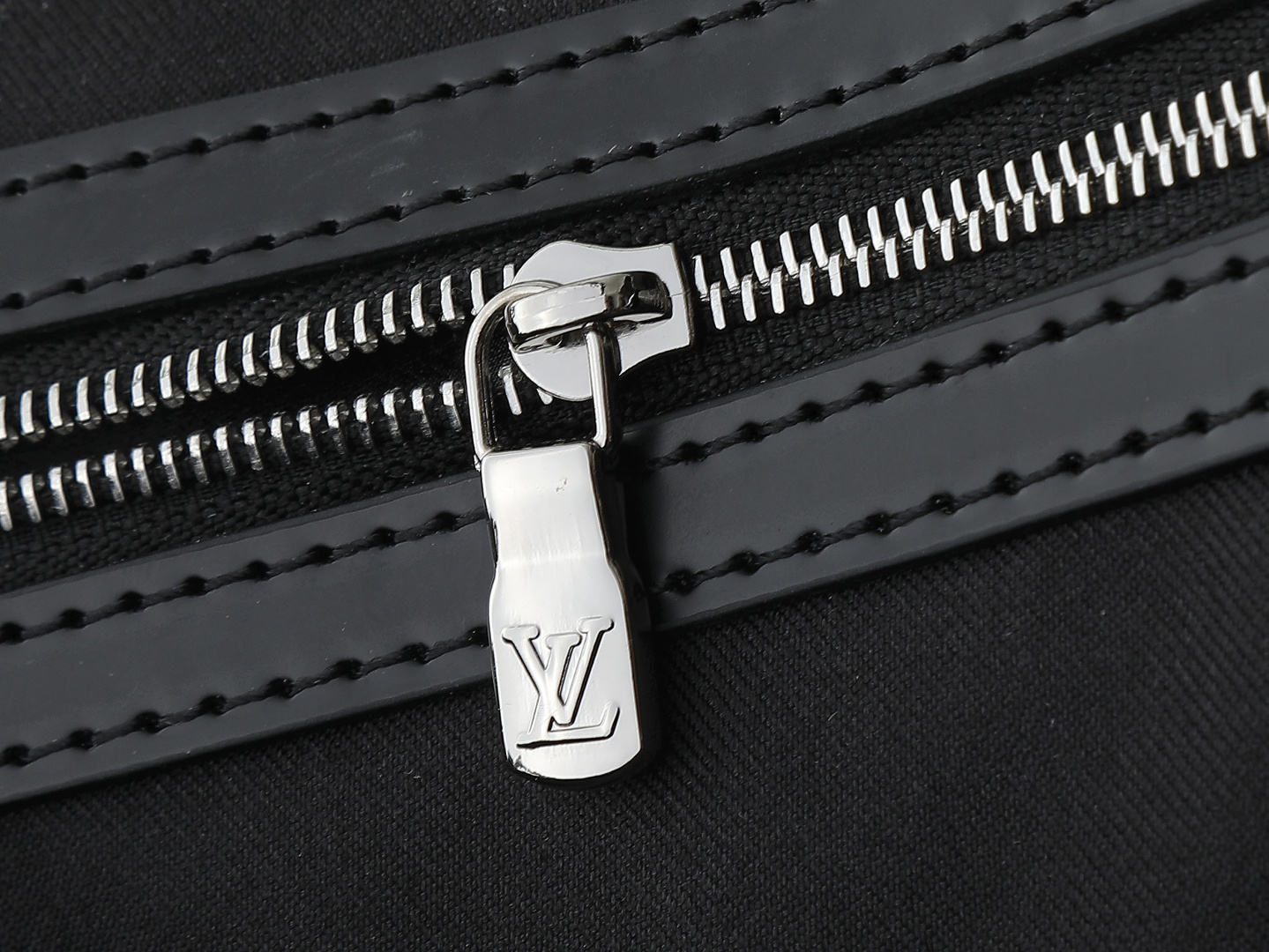 【顶级原单 独家实拍】N41416黑格 KEEPALL 50旅行袋(配肩带)这款以Damier Grap