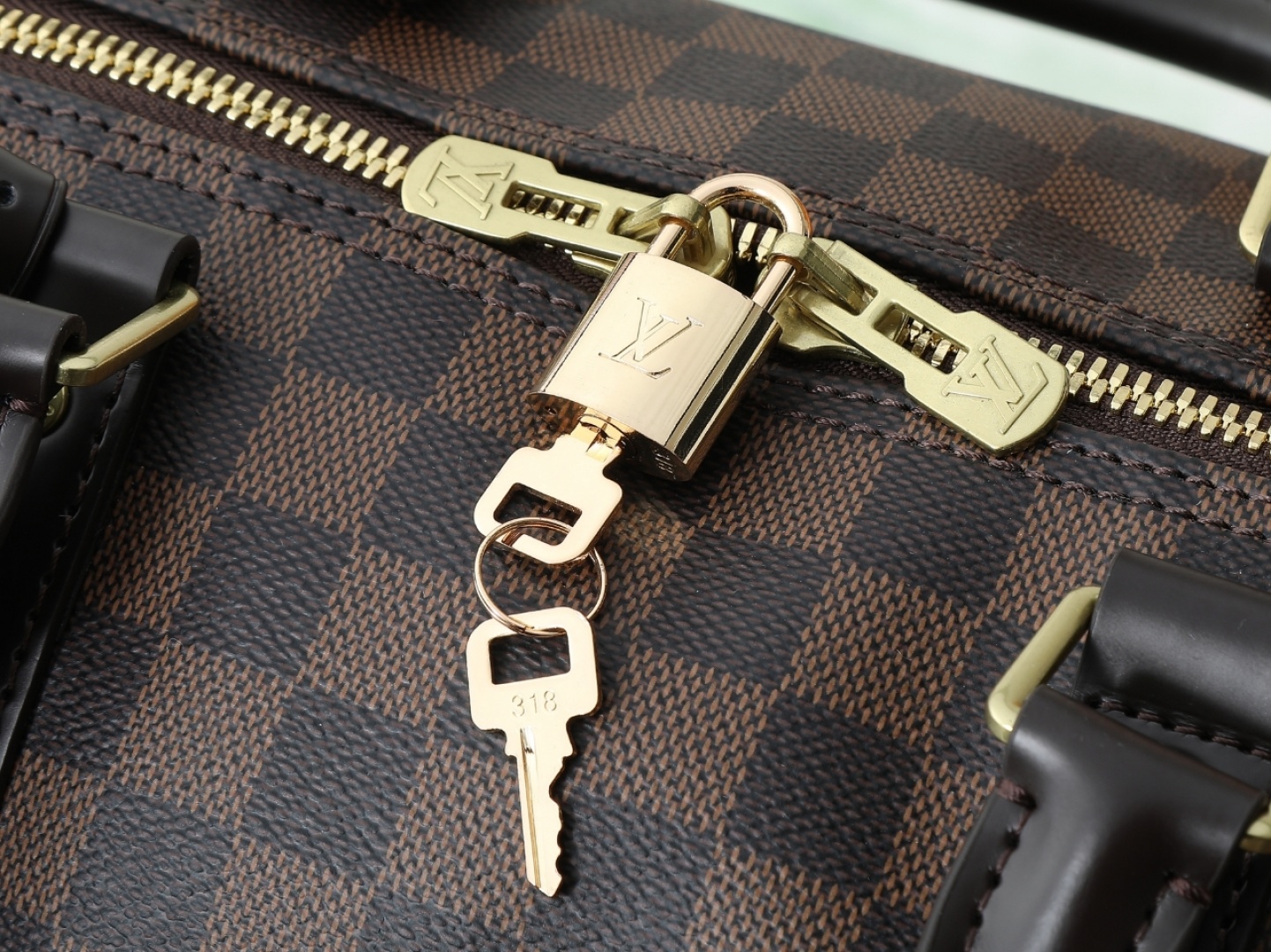 【顶级原单 独家实拍】M41416啡格 KEEPALL 50旅行袋(配肩带)这款以Damier Grap
