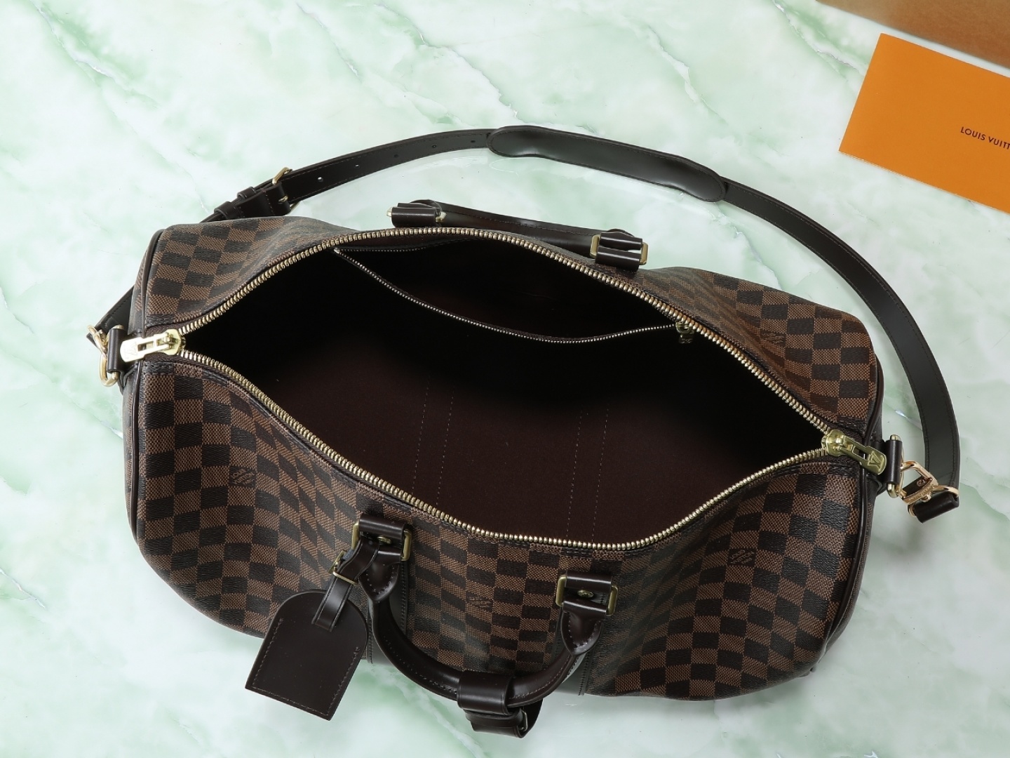 【顶级原单 独家实拍】M41418啡格 KEEPALL 50旅行袋(配肩带)这款以Damier Grap