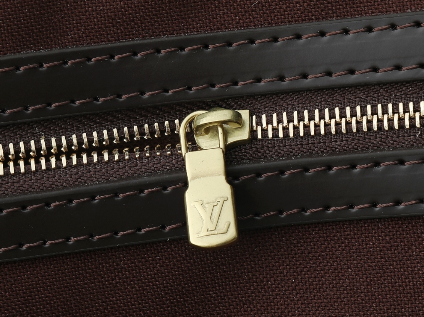 【顶级原单 独家实拍】M41418啡格 KEEPALL 50旅行袋(配肩带)这款以Damier Grap