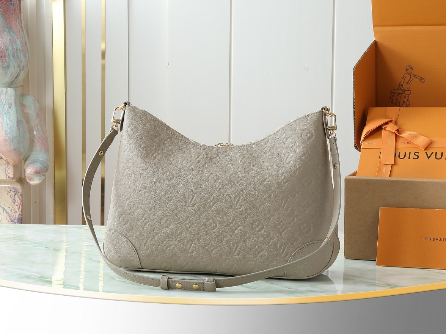 【顶级原单 独家实拍】M25854 这款经典的布洛涅手袋经过升级,采用了宽敞的GM尺寸,非常适合携带笔记