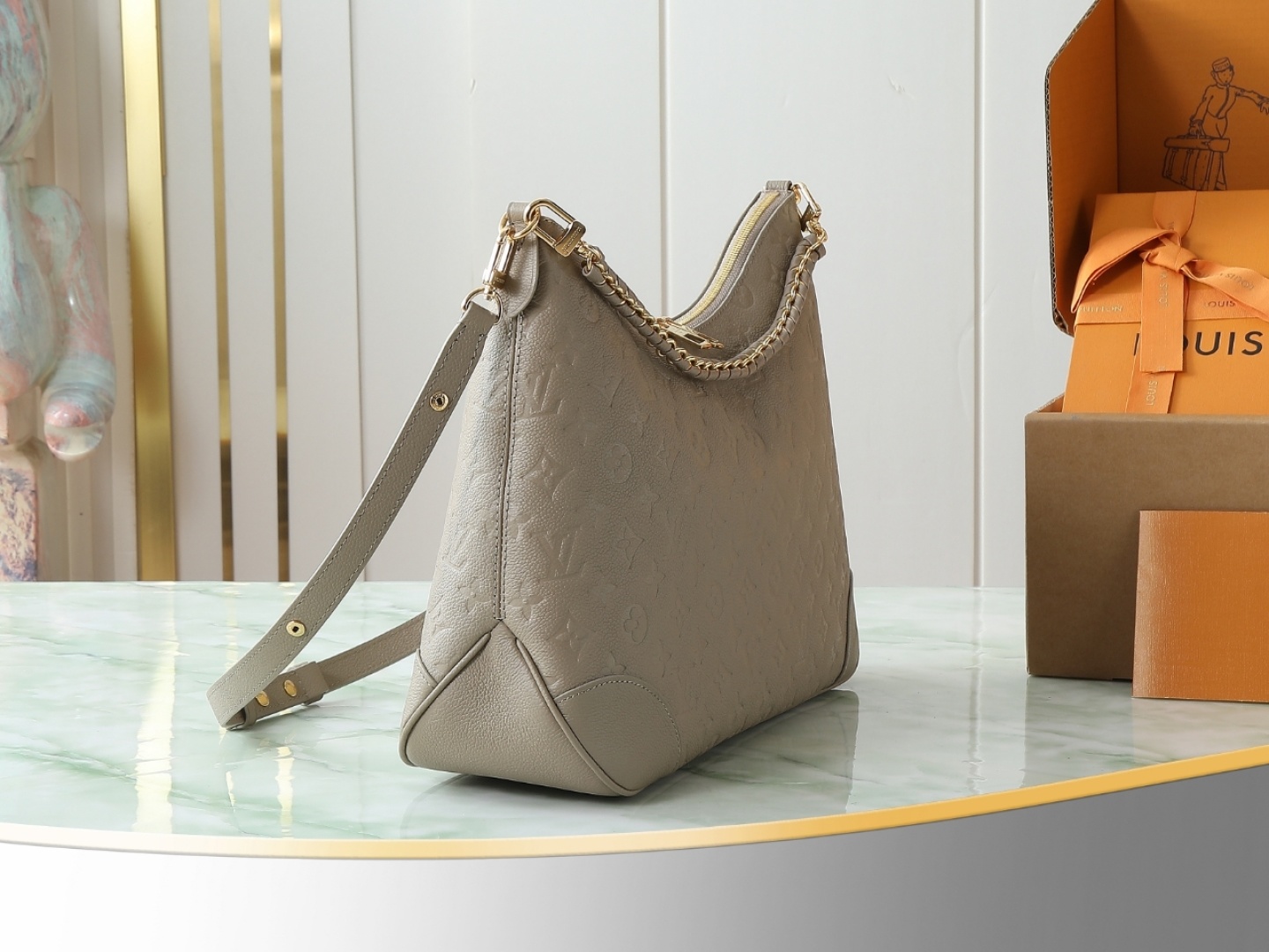 【顶级原单 独家实拍】M25854 这款经典的布洛涅手袋经过升级,采用了宽敞的GM尺寸,非常适合携带笔记