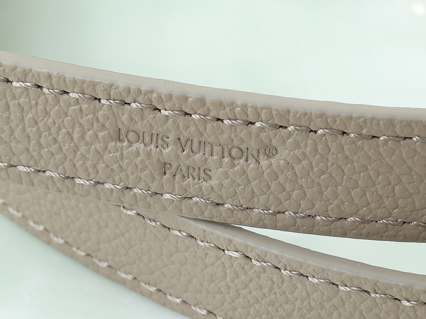 【顶级原单 独家实拍】M25854 这款经典的布洛涅手袋经过升级,采用了宽敞的GM尺寸,非常适合携带笔记