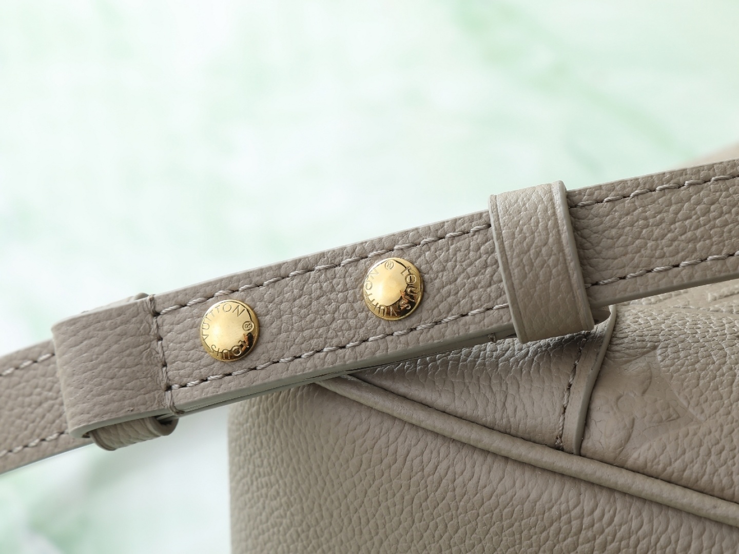 【顶级原单 独家实拍】M25854 这款经典的布洛涅手袋经过升级,采用了宽敞的GM尺寸,非常适合携带笔记