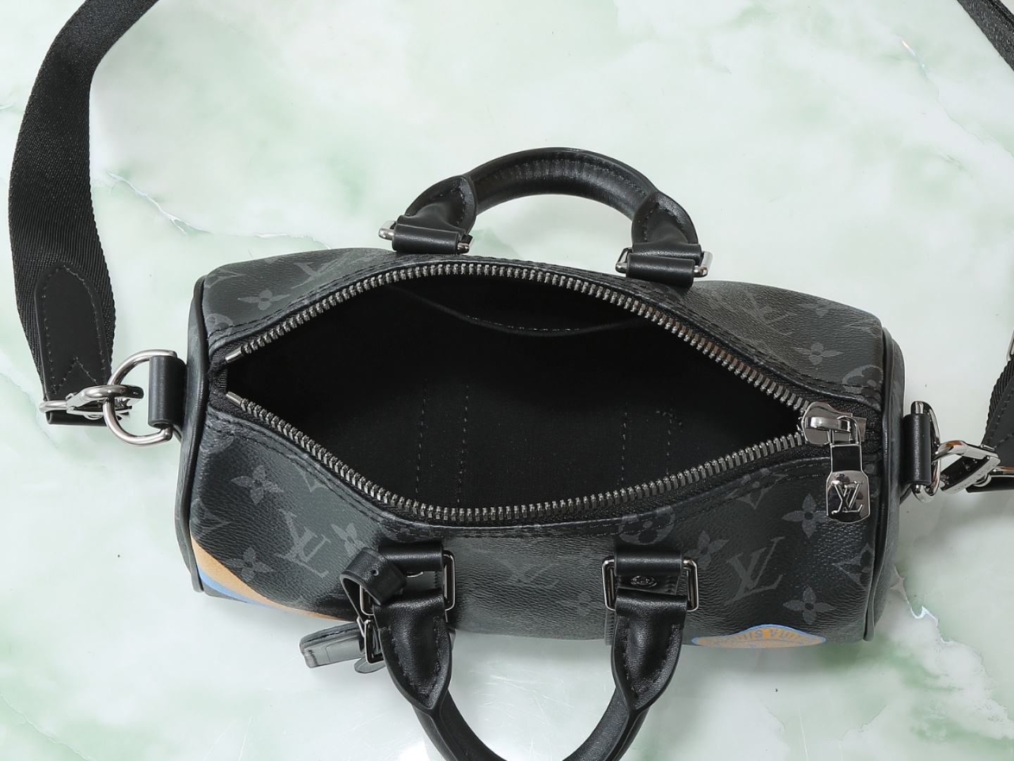 【顶级原单 独家实拍】黑花丝印 男包枕头包 本款 Keepall 25 手袋 取材 Monogram E