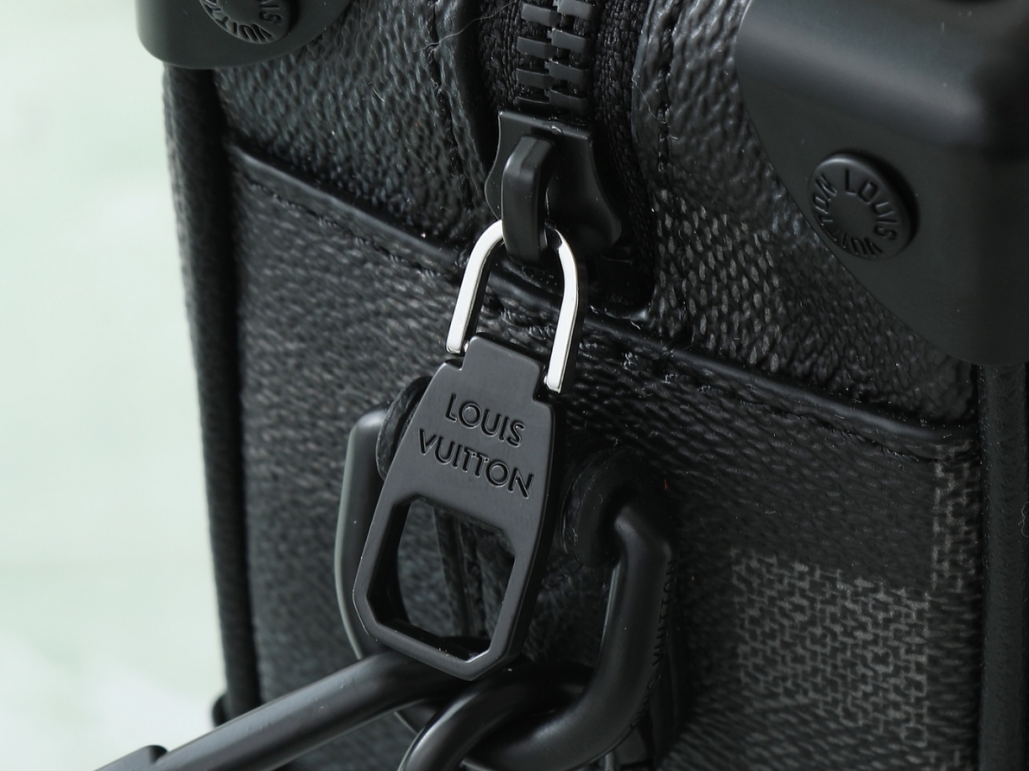 【顶级原单 独家实拍】 M14922 本款Mini Soft Trunk手袋为Damoflage Bla
