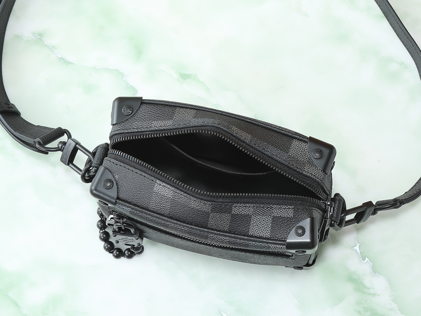 【顶级原单 独家实拍】 M14922 本款Mini Soft Trunk手袋为Damoflage Bla