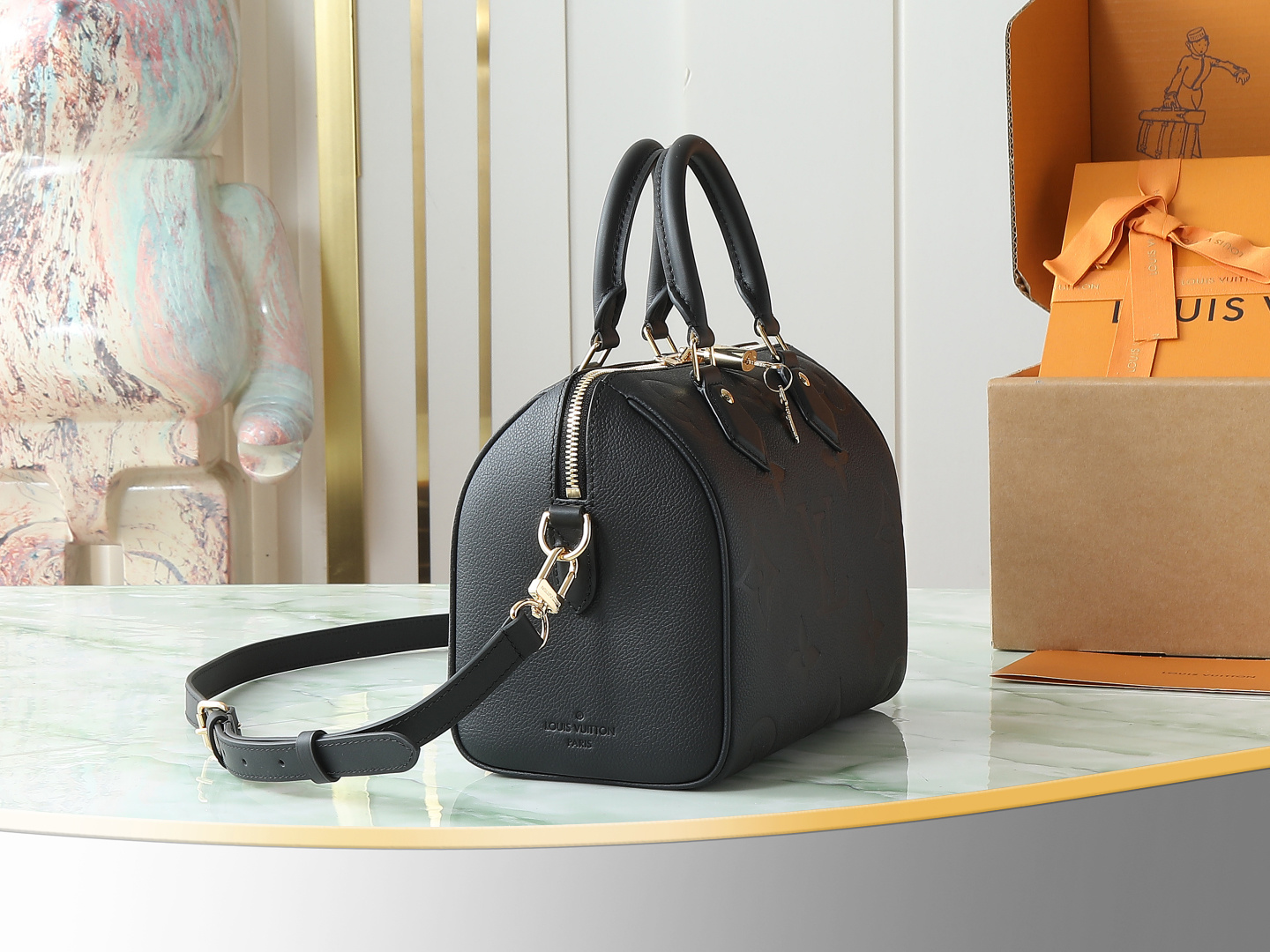 【顶级原单 独家实拍】M58951黑色 全皮压花soeedy枕头包 Speedy Bandoulière