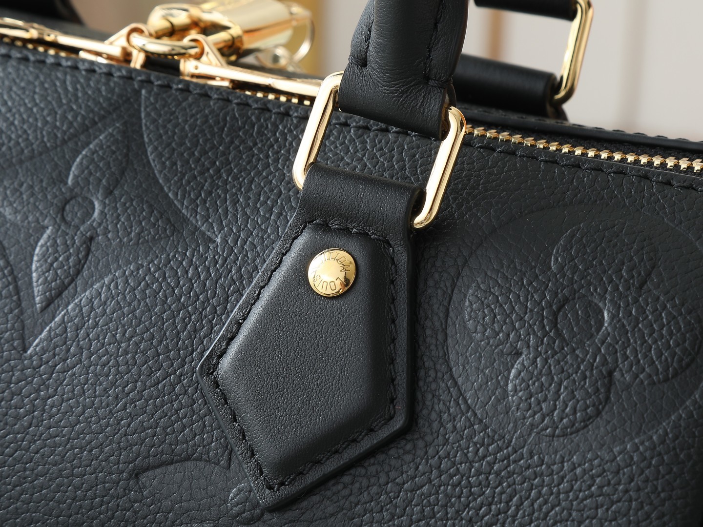 【顶级原单 独家实拍】M58951黑色 全皮压花soeedy枕头包 Speedy Bandoulière